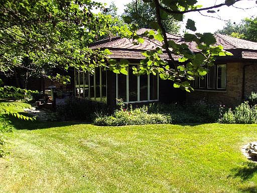 1st image of 776 Leslie Ln
