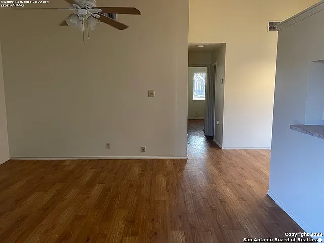 2 bed, 2.0 bath, 930 sqft, $1,225 — Photo 2