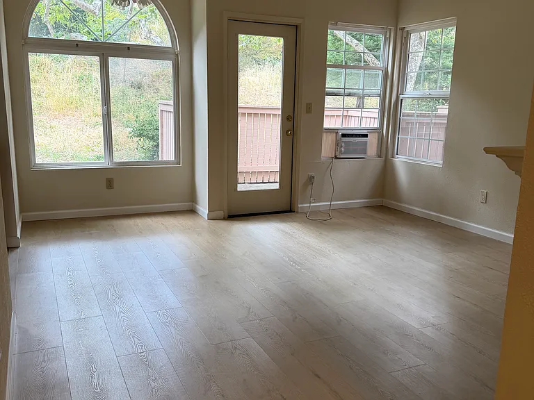 501 Forest Run — Photo 4