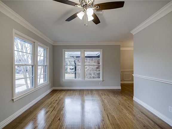 4th image of 4240 Winfield Ave