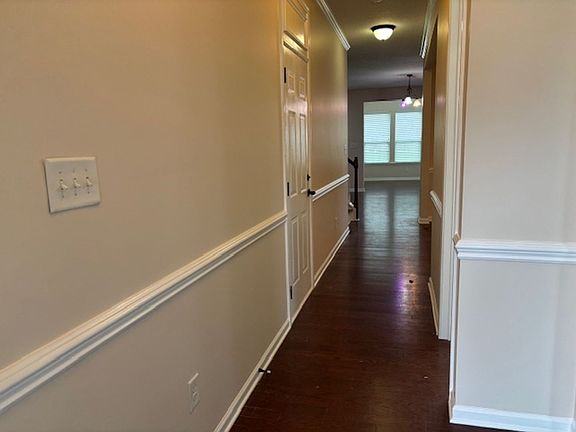 2nd image of 180 Silverspring Pl