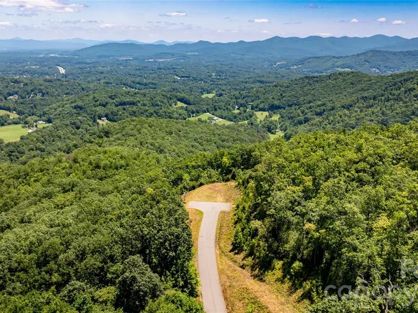 222 Hidden Ridge Dr, Candler, NC 28715
