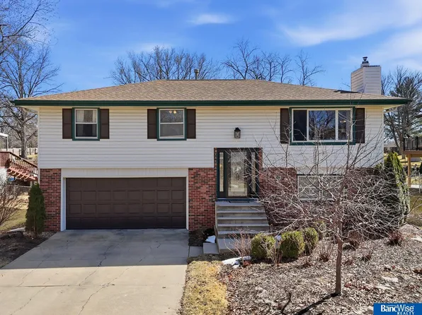 6029 Dogwood Dr, Lincoln, NE 68516
