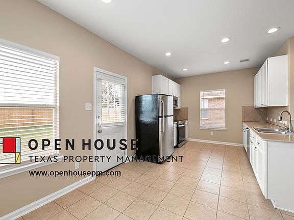 5th image of 20523 Avery Grove Ct