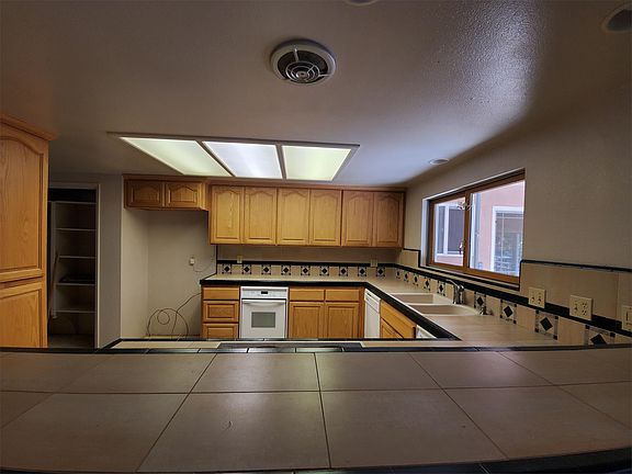 4th image of 11193 Coopers Ct