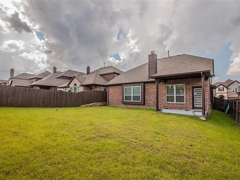 2440 Kingsgate Dr — Photo 22
