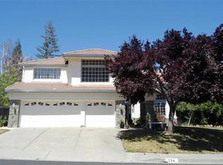 714 Hillcrest Cir, Vacaville, CA