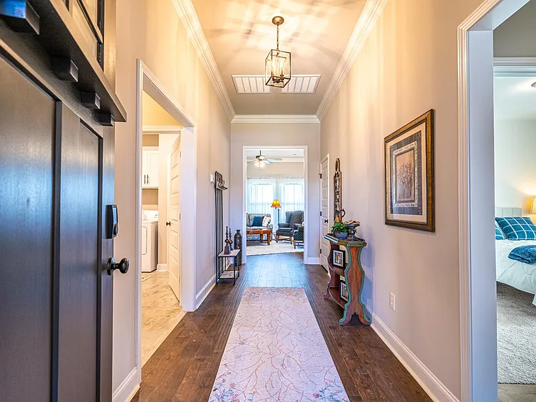 Tallulah Dr — Photo 5