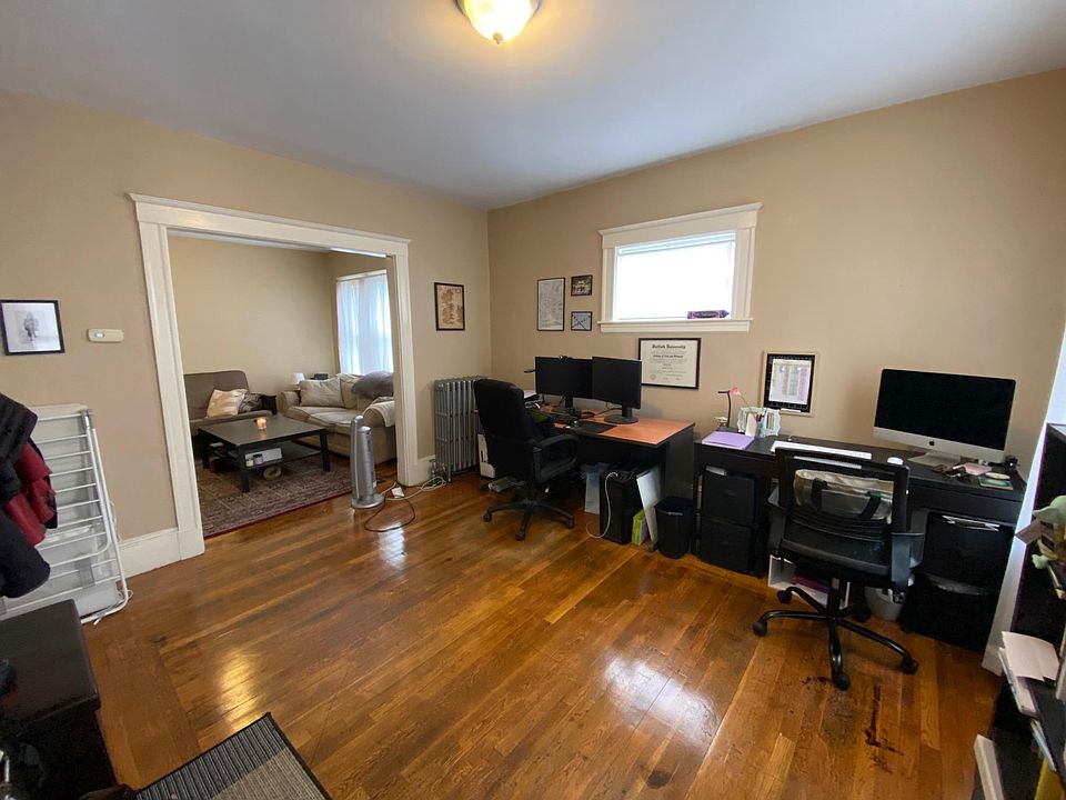 Entrance - Living room