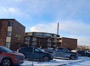 2303 Holiday Ter APT 44, Lansing, IL
