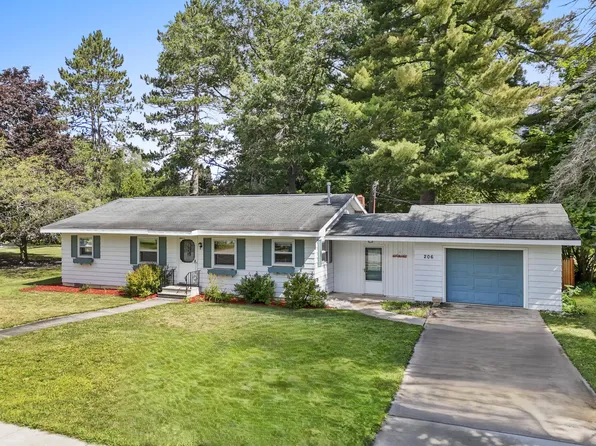 206 N 6th St, Roscommon, MI 48653