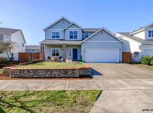 1143 Foxglove St, Woodburn, OR 97071