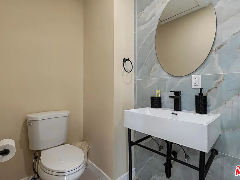 4147 Marcasel Ave — Photo 31