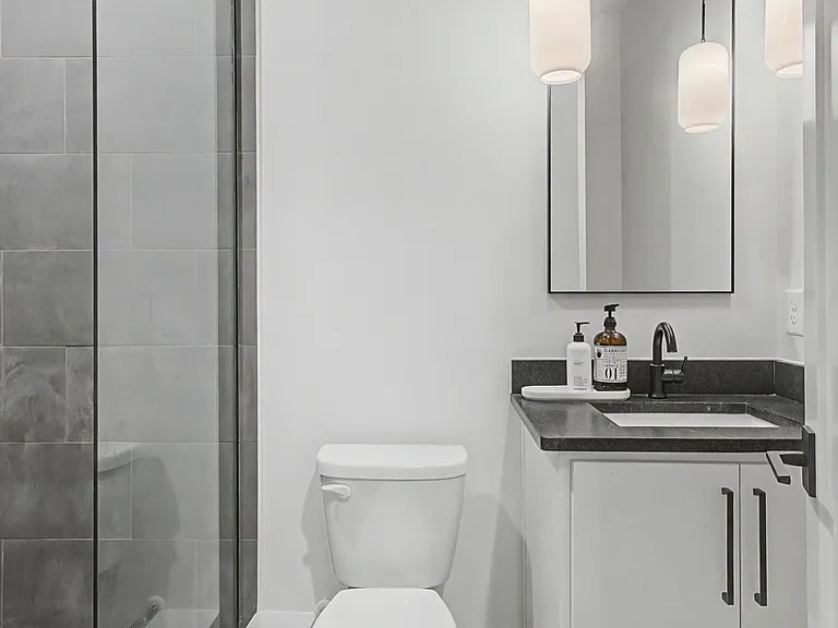 1109 Bate Ave #2 — Photo 25