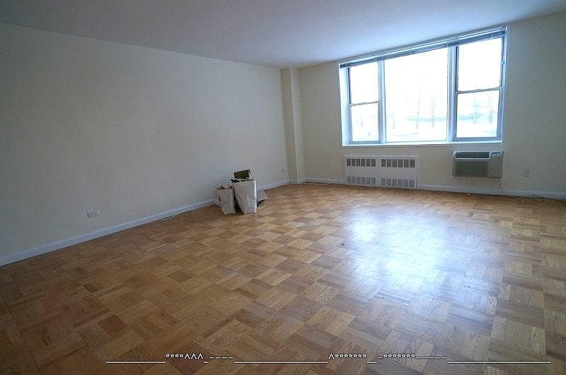 1st image of 25010 Grand Central Pkwy #B