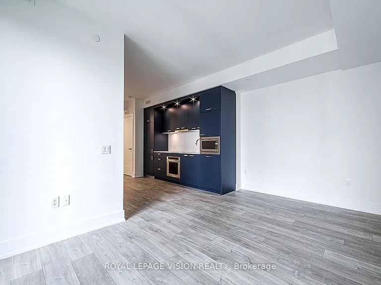 858 Dupont St #401 — Photo 13