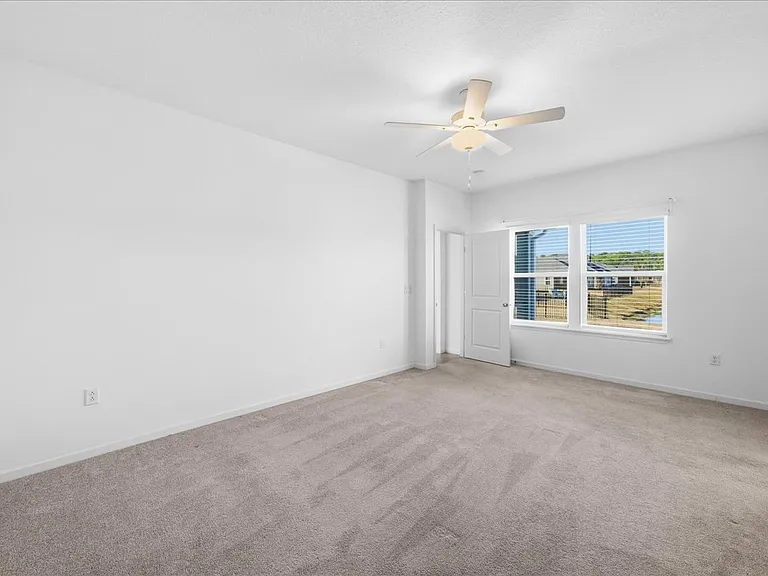 100 Lake Sinclair St — Photo 29