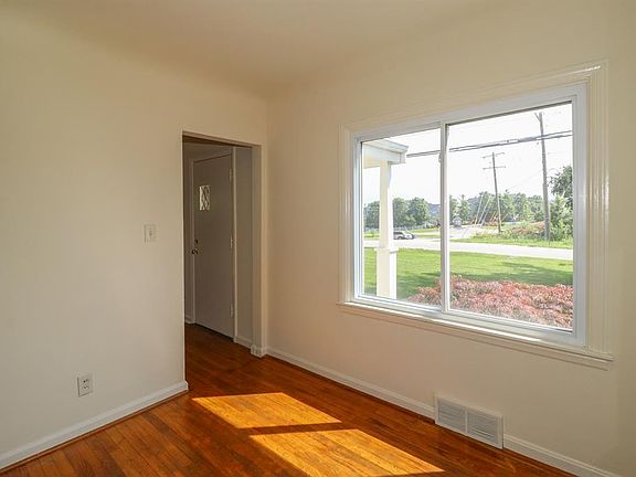 5th image of 8745 Evergreen Dr