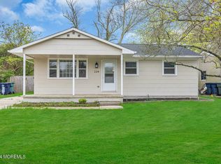 229 Twin Lakes Blvd, Little Egg Harbor, NJ 08087