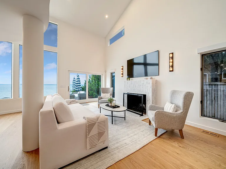 36 E Harbor Dr — Photo 12