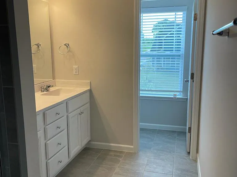 135 Rossell Park Cir — Photo 7
