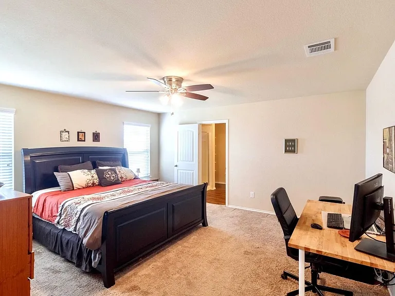 1407 Pampa Grass Dr — Photo 7