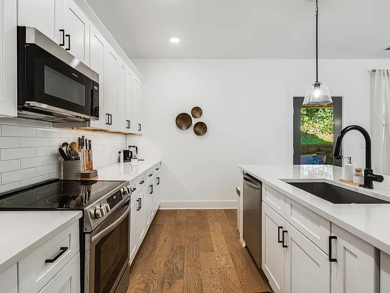 108 Glendale Ave — Photo 8