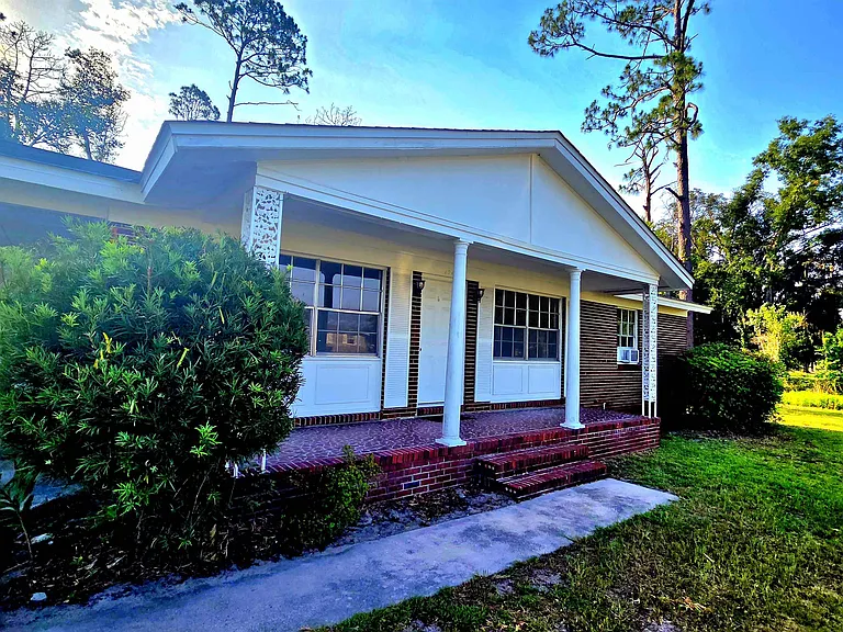 104 Forest Cir — Photo 3