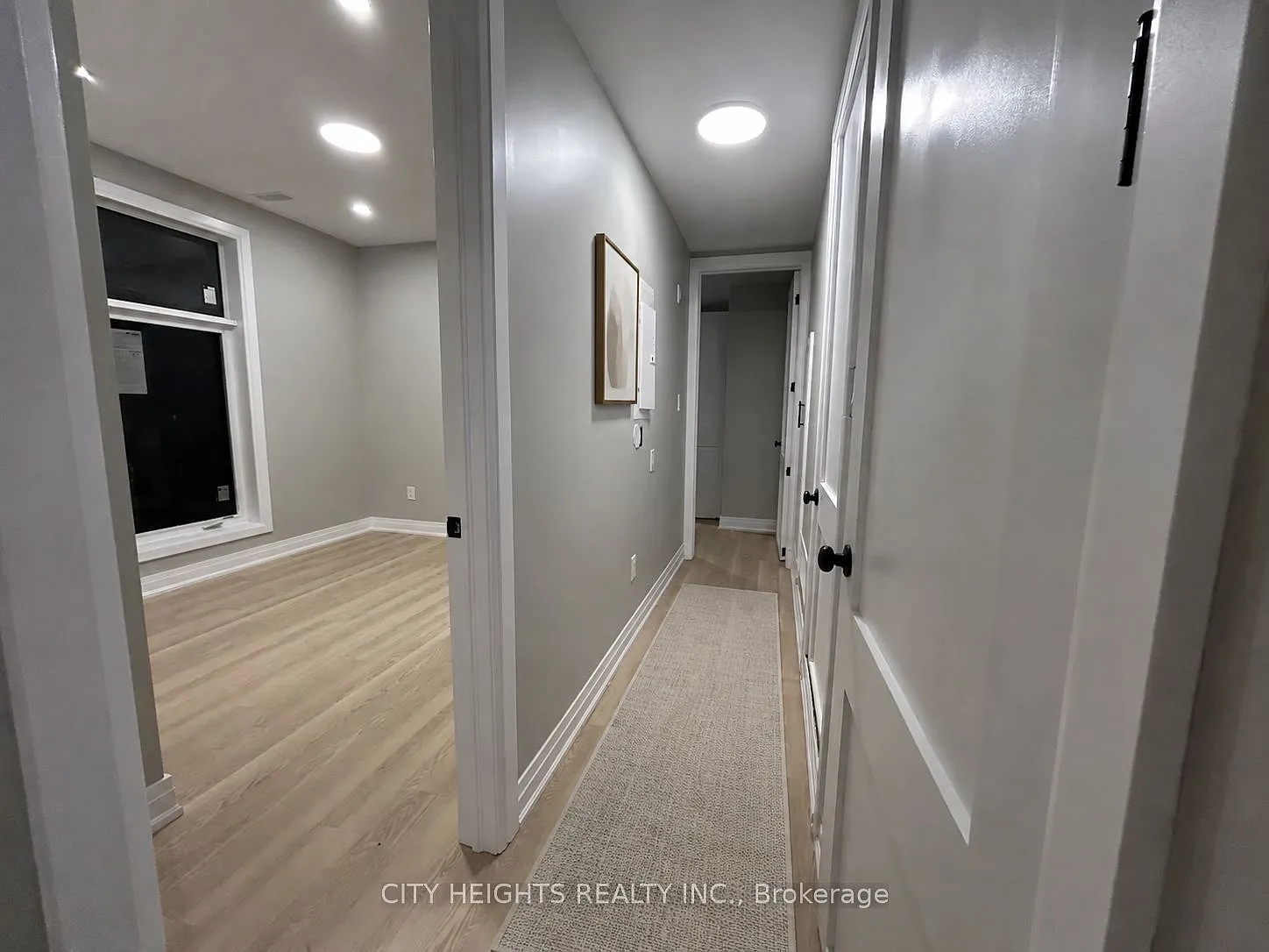 10 Robins Ave — Photo 3