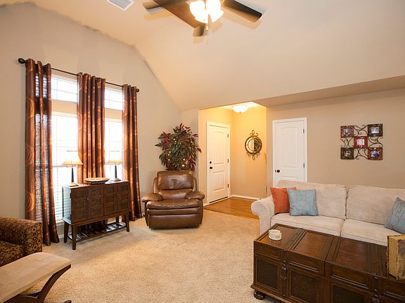 Arched ceiling in living