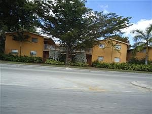 5th image of 1521 NE 8th St APT 1