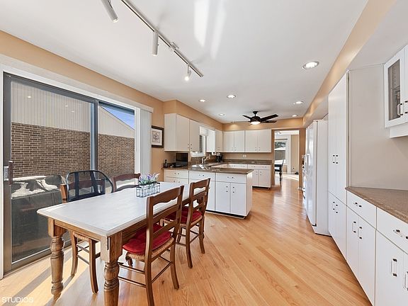 4th image of 151 Arrowwood Dr