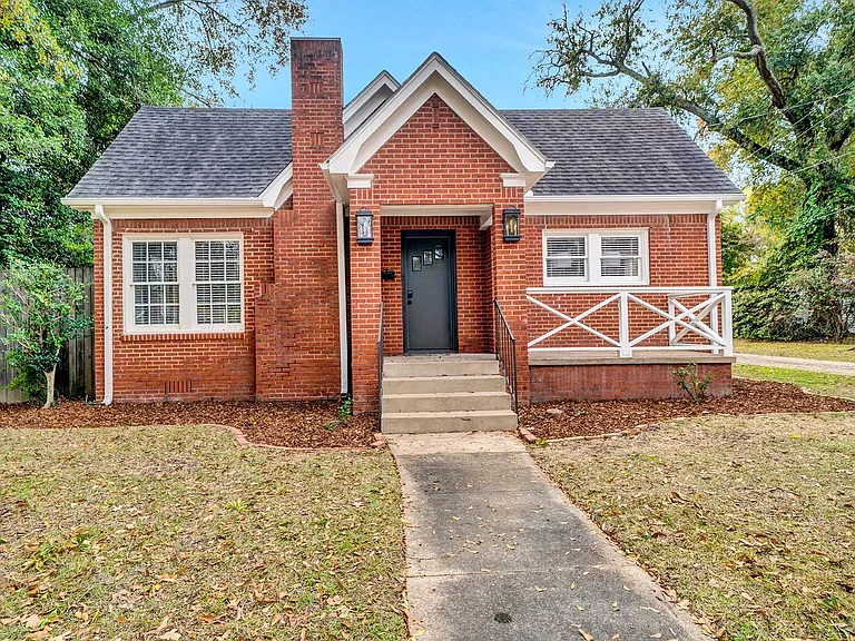 606 W Dobbs St — Photo 1