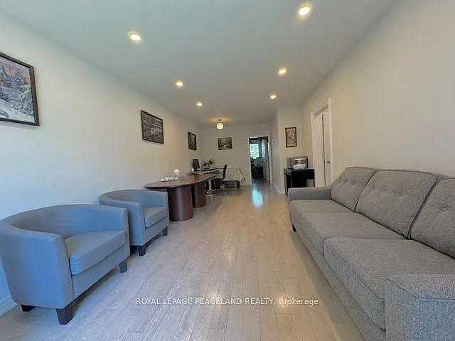 221 Browndale Cres — Photo 7