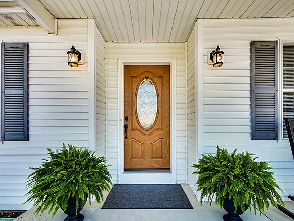 5th image of 2404 Butterfly Ln