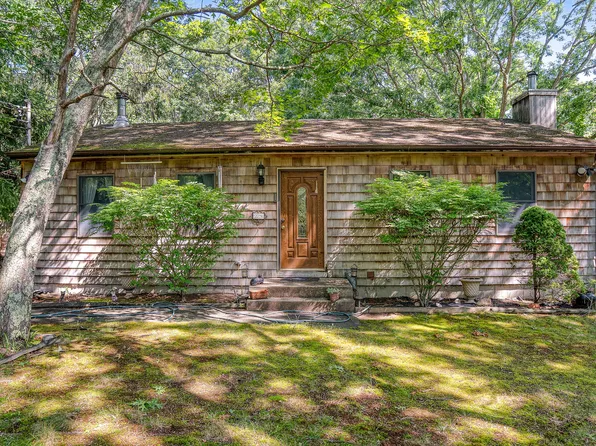 29 Boatheaders Ln N, East Hampton, NY 11937