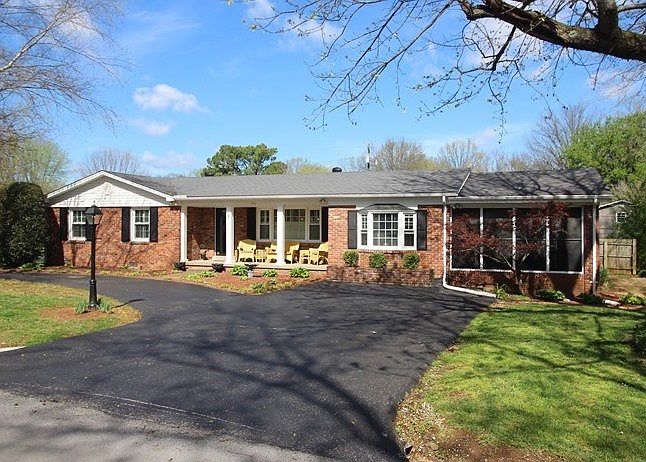 1st image of 918 Meadow Ln