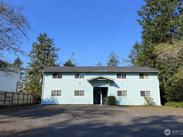 555 Sunset Avenue NE, Ocean Shores, WA 98569