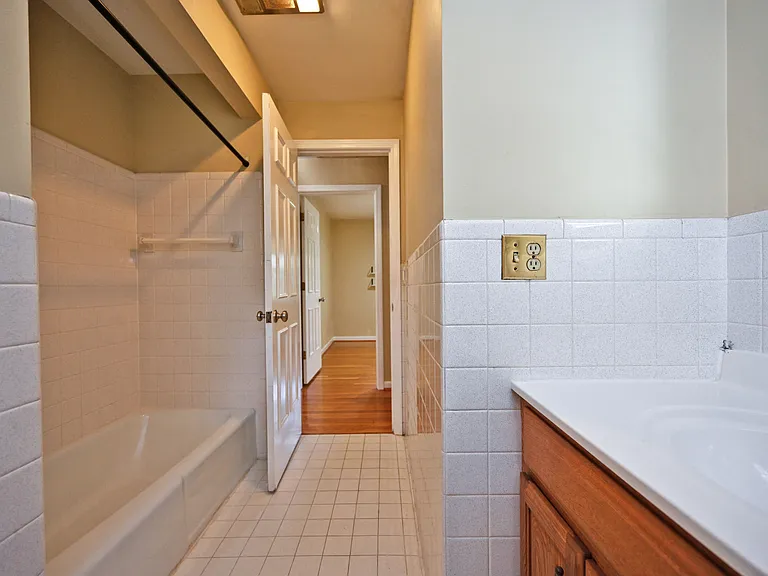 7777 Kugler Mill Rd — Photo 35