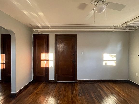 3rd image of 157 N Rose Blvd APT 5