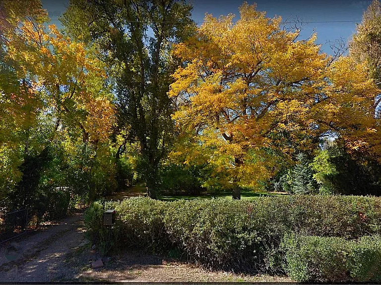 An interesting landscape to enjoy throughout the seasons.