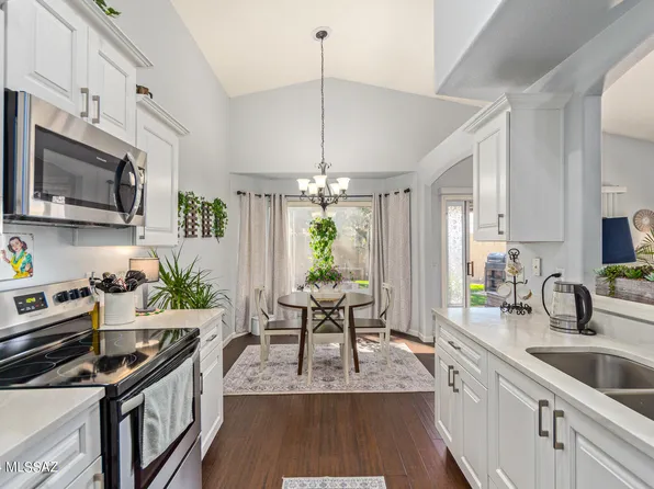 7325 W Beryllium Ln, Tucson, AZ 85743