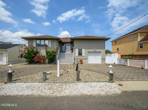 3128 Veeder Avenue, Toms River, NJ 08753