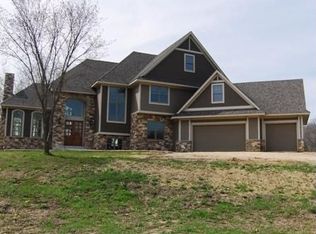 9897 Barnes Ave, Inver Grove Heights, MN 55077