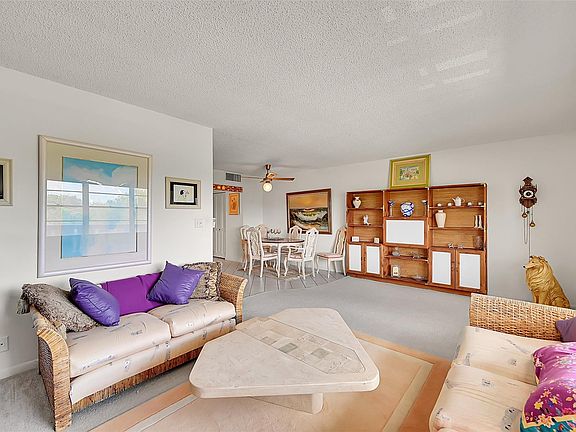 3rd image of 2404 Antigua Circle #F4