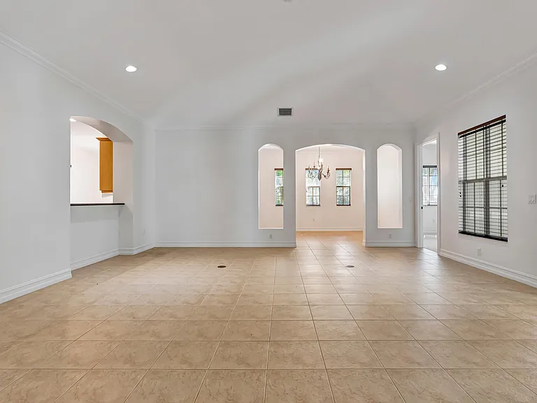 359 Chambord Ter — Photo 11