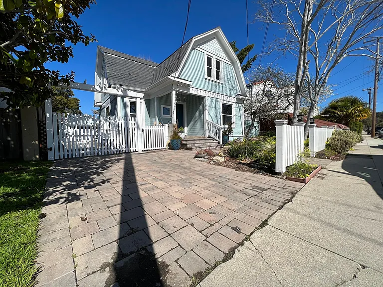 211 Stanford Ave — Photo 26