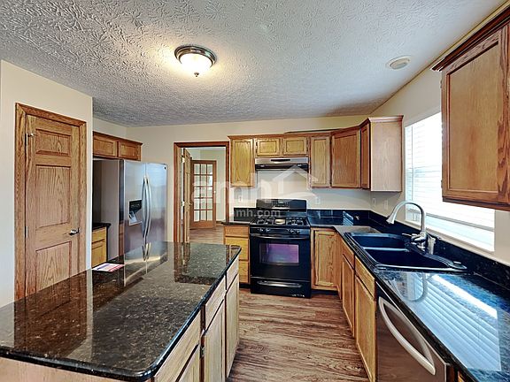 3rd image of 5480 Oakwynne Ave