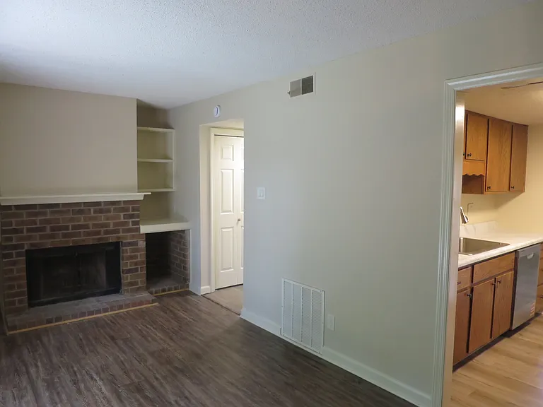 9019 Countryside Ln #D — Photo 7