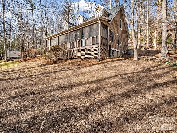 5th image of 181 Beechwood Lakes Dr